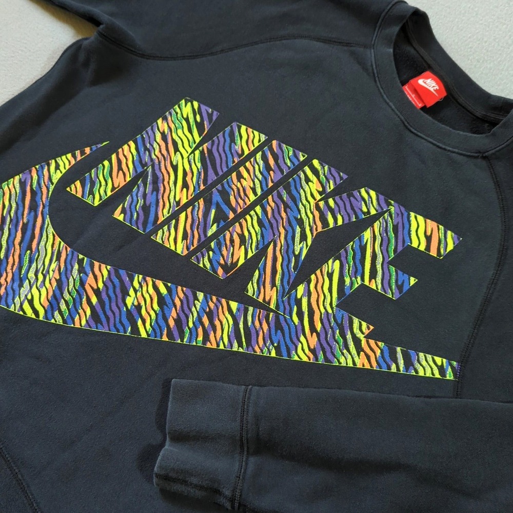 Nike‎ Mens Crewneck Sweatshirt Black Rainbow Zebra Logo Large Abstract